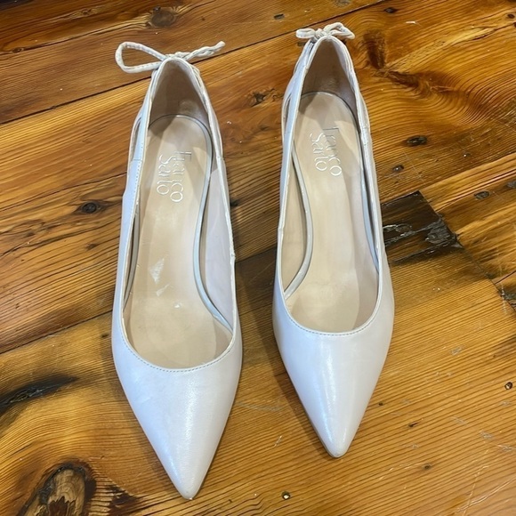 Franco Sarto Nude pointed closed-toe heels with bow size 9M - Picture 1 of 8